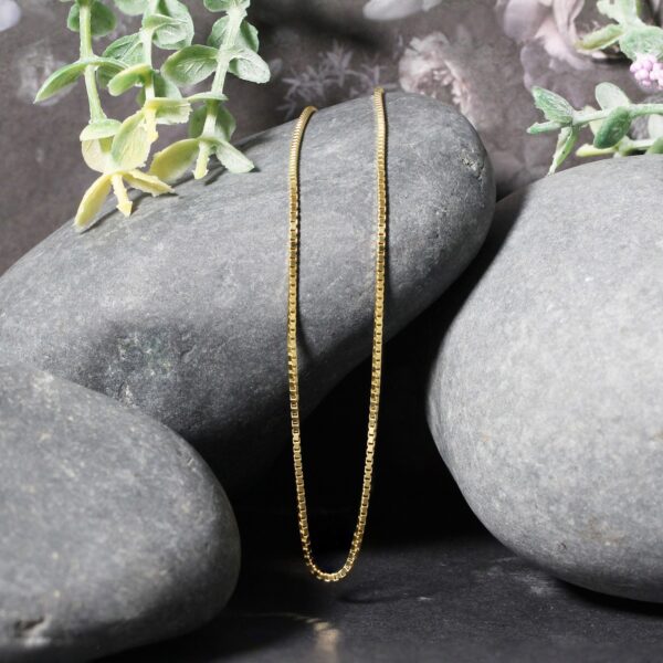 14k Yellow Gold Classic Box Chain (1.1 mm) - Image 4