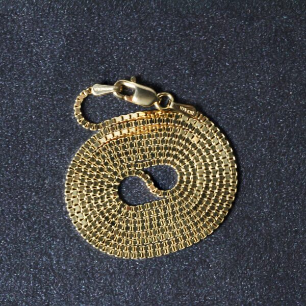 14k Yellow Gold Classic Box Chain (1.1 mm) - Image 6