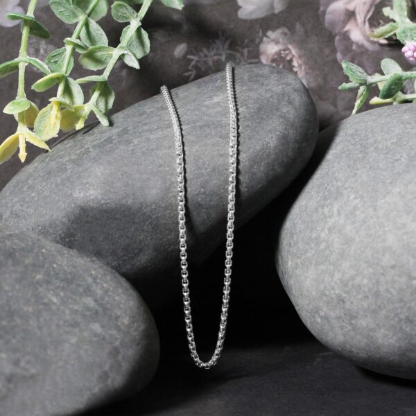 14k White Gold Round Box Chain (1.8 mm) - Image 5