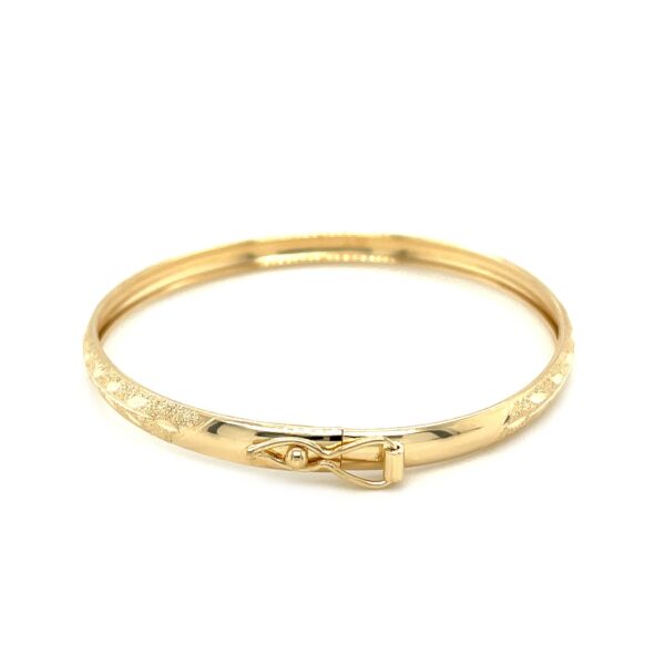 10k Yellow Gold Dome Childrens Diamond Cut Florentine Bangle (4.00 mm) - Image 3