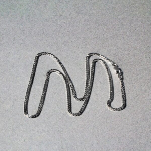 14k White Gold Classic Box Chain (1.4 mm) - Image 5