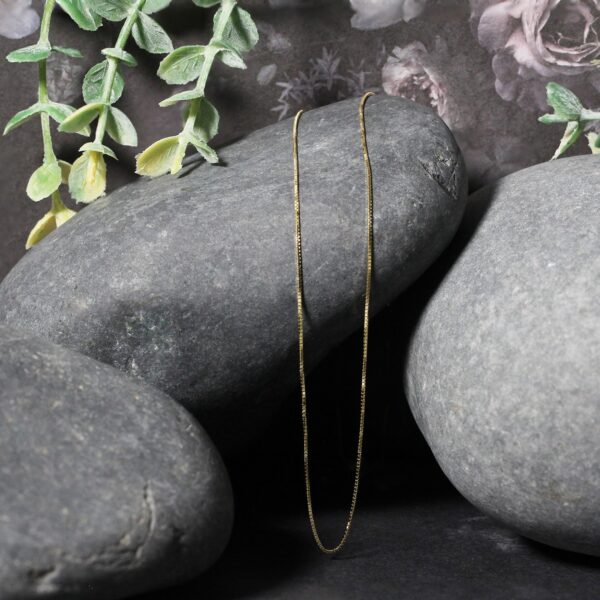 10k Yellow Gold Classic Box Chain (0.60 mm) - Image 5