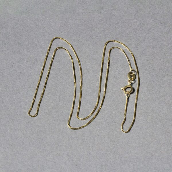 10k Yellow Gold Classic Box Chain (0.60 mm) - Image 6