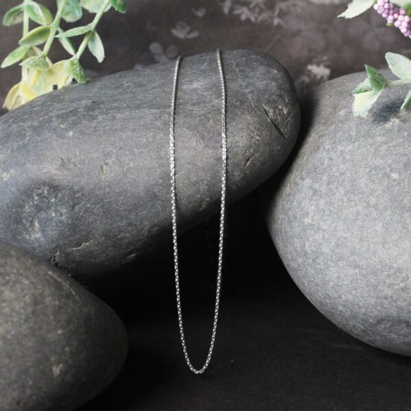 14k White Gold Oval Cable Link Chain (0.97 mm) - Image 6