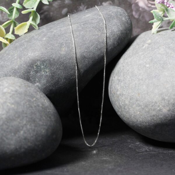 18k White Gold Box Chain 0.6mm (0.60 mm) - Image 5
