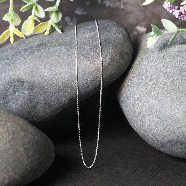 14k White Gold Cable Link Chain (0.50 mm) - Image 4