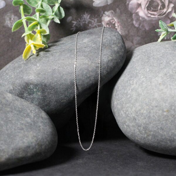 14k White Gold Diamond Cut Cable Link Chain (0.68 mm) - Image 4