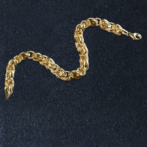 Bracelet with Oval and Twisted Interlocking Links in 14k Yellow Gold (7.00 mm) - Image 2