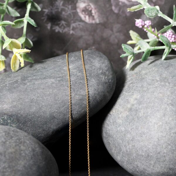 14k Yellow Gold Oval Cable Link Chain (0.85 mm) - Image 2