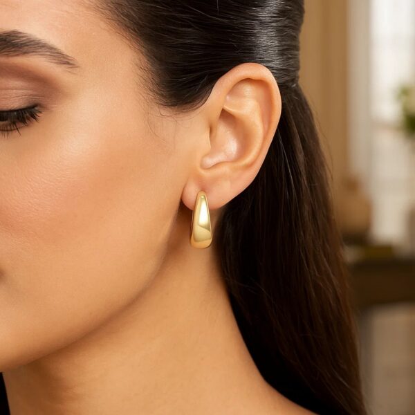 14k Yellow Gold Large Tapered Hoop Earrings(20x20mm) - Image 5