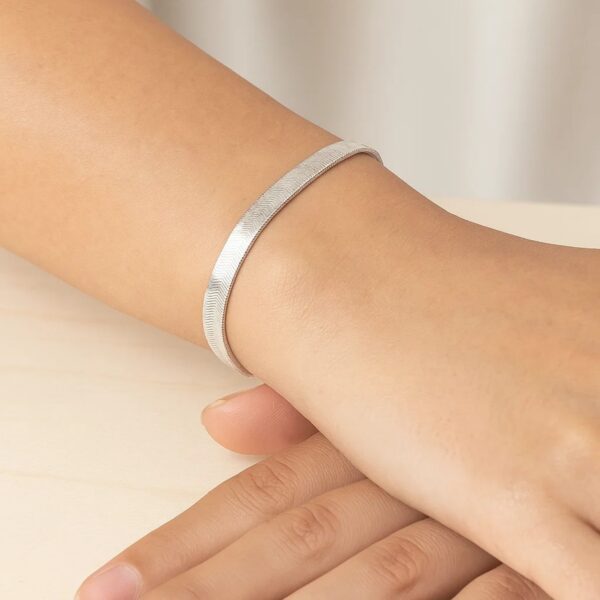 14k White Gold Super Flex Herringbone Bracelet (4.60 mm) - Image 3