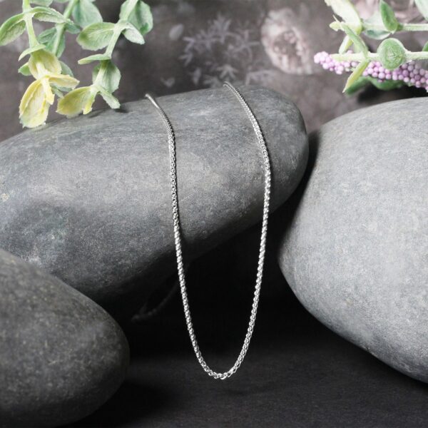 18k White Gold Round Wheat Chain (1.40 mm) - Image 5