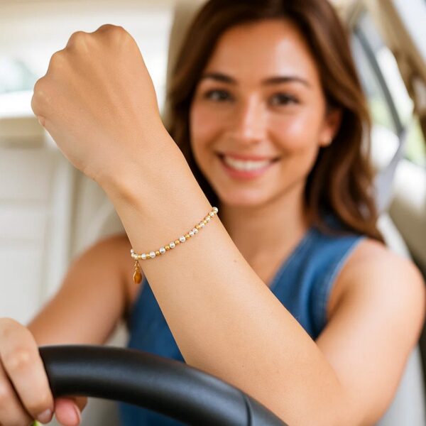 Pearl and Gold Alternating Bead Bracelet in 14K Yellow Gold - Image 3