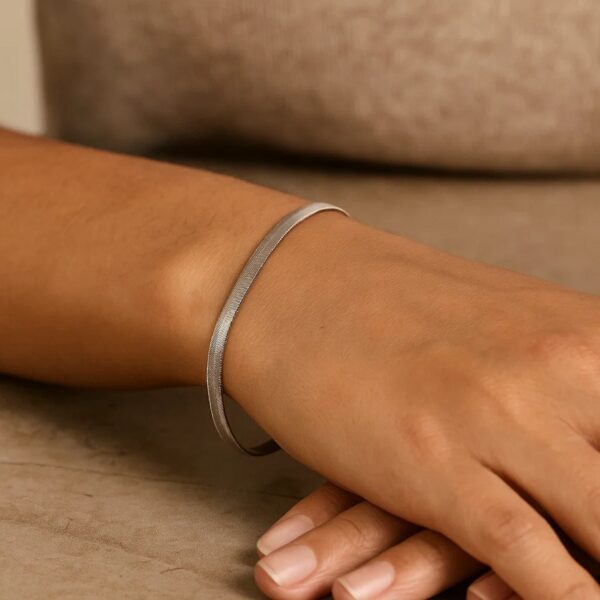 14k White Gold Super Flex Herringbone Bracelet (2.80 mm) - Image 5