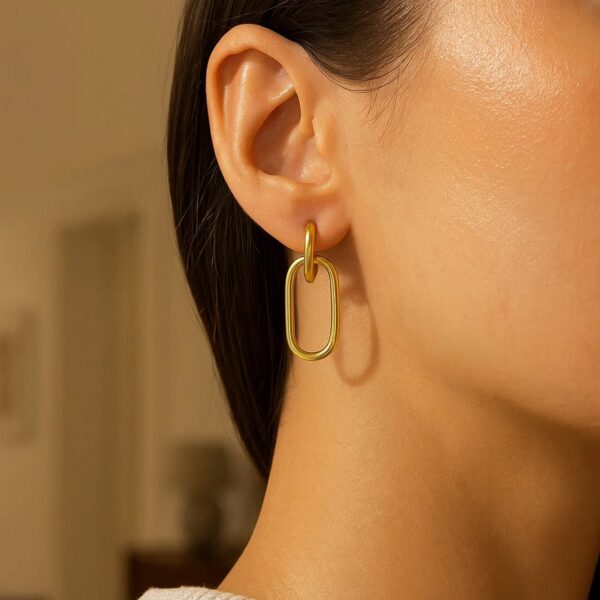 14K Yellow Gold Polished Oval Linked Hoop Earrings - Image 2