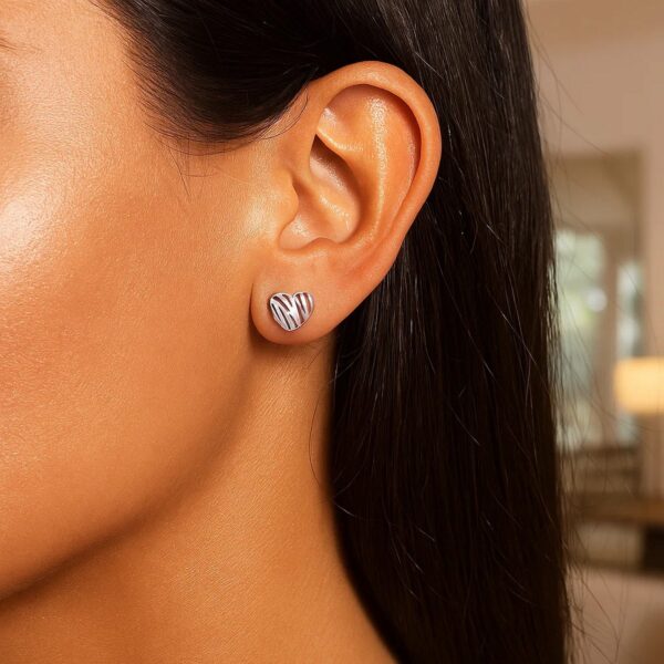 14K White Gold High Polish Scribble Heart Stud Earrings - Image 2