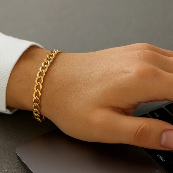 10k Yellow Gold Lite Curb Bracelet (6.20 mm) - Image 4