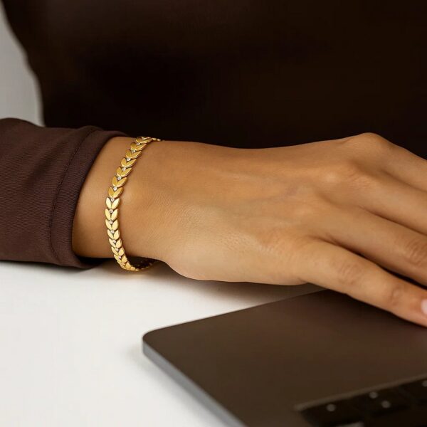 Gold Laurel Leaf Bracelet in 14K Yellow Gold (7.40 mm) - Image 4