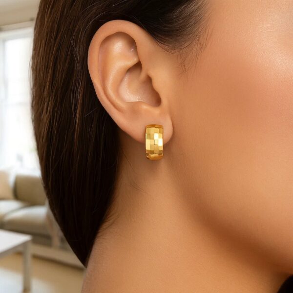 14K Yellow Gold Checkerboard Patterned Hoop Earrings - Image 4