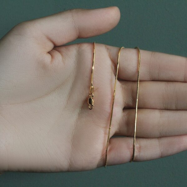 1.0mm 14K Yellow Gold Octagonal Shiny Snake Chain - Image 3