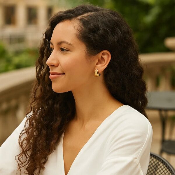 Puffed Up Graduated Hoop Earrings in 14K Yellow Gold - Image 3