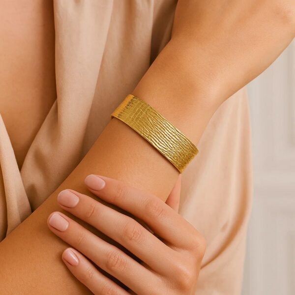 Glacier Bracelet in 14K Yellow Gold (17.90 mm) - Image 6